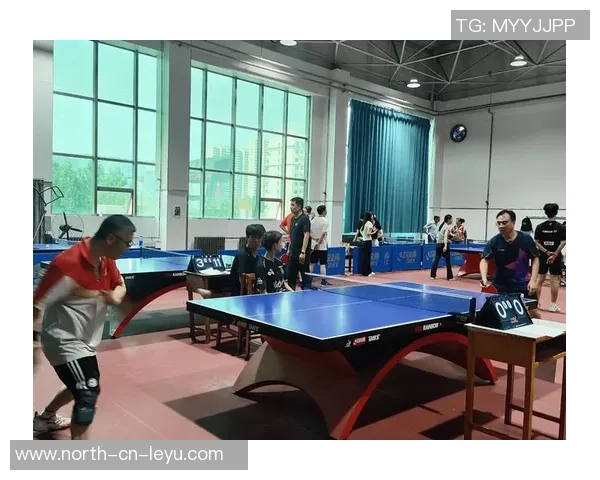 踢足球的技巧与乐趣如何用生动语言形容出精彩瞬间与团队精神